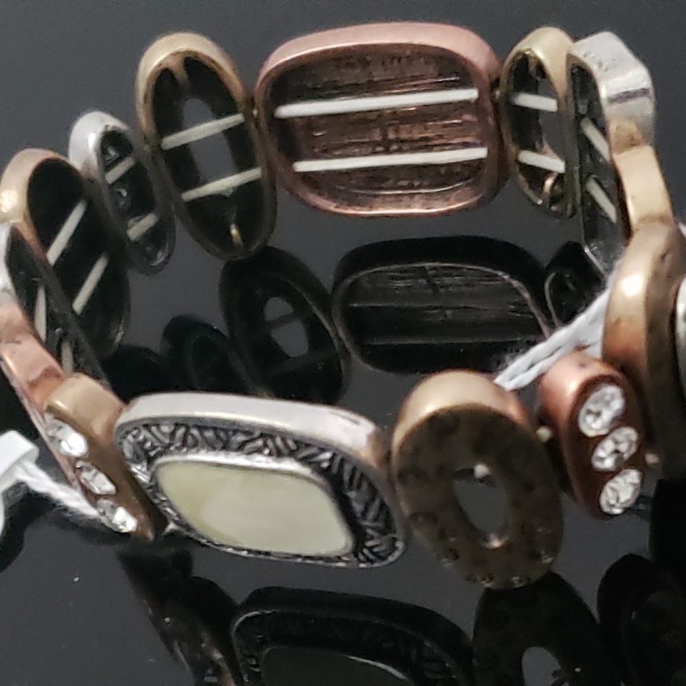 Womens Bracelet-Stone/Cyrstal